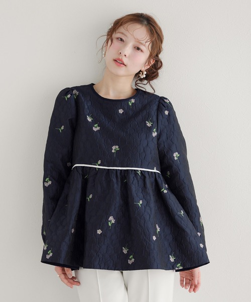 Fit more（フィットモア）の「フラワージャガードペプラムトップス（その他トップス・レディース・アイボリー/ブラック/ネイビー・FREE）」の12枚目の写真
