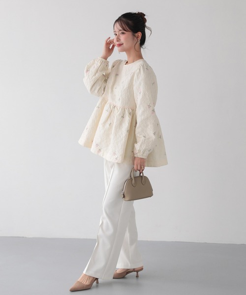 Fit more（フィットモア）の「フラワージャガードペプラムトップス（その他トップス・レディース・アイボリー/ブラック/ネイビー・FREE）」の5枚目の写真