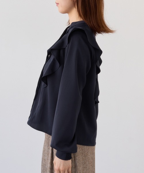 VIS(ビス)の「【WEB限定】スキッパーフリルデザインブラウス(シャツ/ブラウス・レディース・グレー系その他/オフホワイト/ネイビー・FREE)」の17枚目の写真