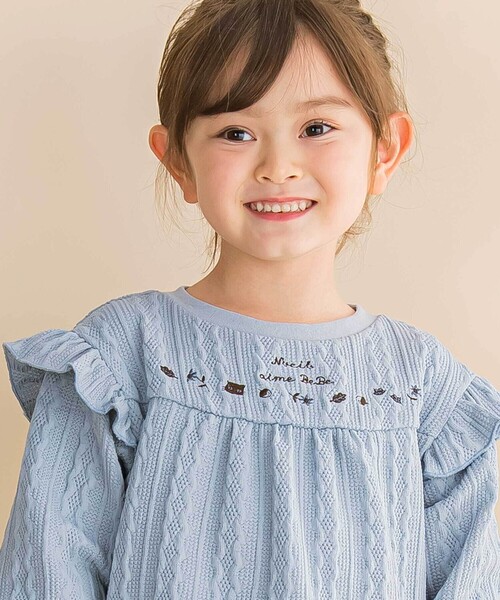 Noeil aime BeBe(ノイユエイムベベ)の「【お揃い】ケーブルJQ袖フリル付きトレーナー(スウェット・キッズ・ピンク/ブルー・130cm/120cm/90cm/100cm/110cm)」の3枚目の写真