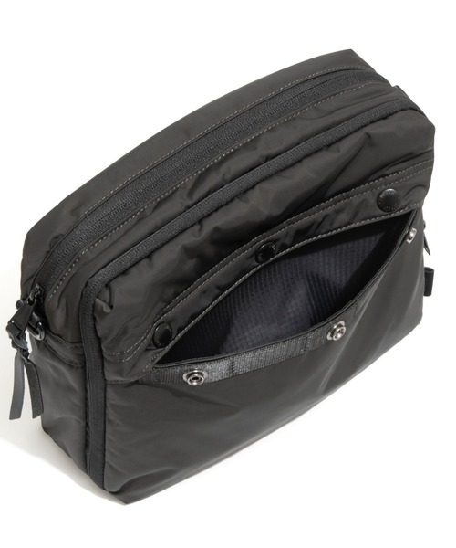 UNTRACK(アントラック)の「アントラック ショルダーバッグ CITY DS 6L 2気室 60392(ショルダーバッグ・メンズ・ブラック/グレー・FREE)」の18枚目の写真