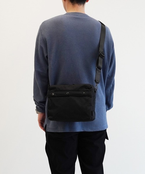 UNTRACK(アントラック)の「アントラック ショルダーバッグ CITY DS 6L 2気室 60392(ショルダーバッグ・メンズ・ブラック/グレー・FREE)」の7枚目の写真