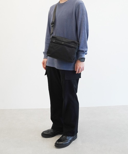 UNTRACK(アントラック)の「アントラック ショルダーバッグ CITY DS 6L 2気室 60392(ショルダーバッグ・メンズ・ブラック/グレー・FREE)」の8枚目の写真