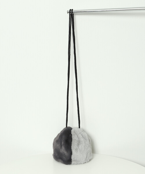 Firsthand（ファーストハンド）の「Firsthand/ファーストハンド フェイクファー ミニ キンチャクバッグ（ショルダーバッグ・レディース・ブラック/グレー/レオパード・ONE SIZE）」の14枚目の写真