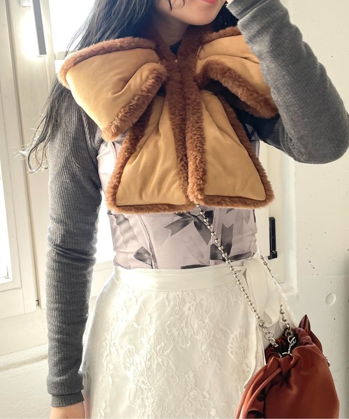 Casselini（キャセリーニ）の「Casselini(キャセリーニ)ムートン風リボンティペット（マフラー・レディース・チャコール/ブラウン・FREE）」の5枚目の写真