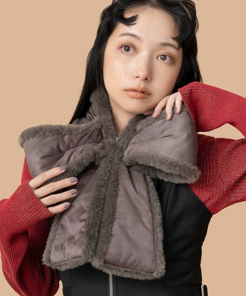 Casselini（キャセリーニ）の「Casselini(キャセリーニ)ムートン風リボンティペット（マフラー・レディース・チャコール/ブラウン・FREE）」の20枚目の写真