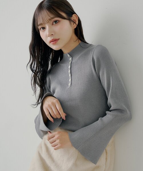 SALON by Chico】袖フレアランダムリブボタンニット（ニット/セーター