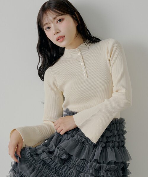 SALON by Chico】袖フレアランダムリブボタンニット（ニット/セーター