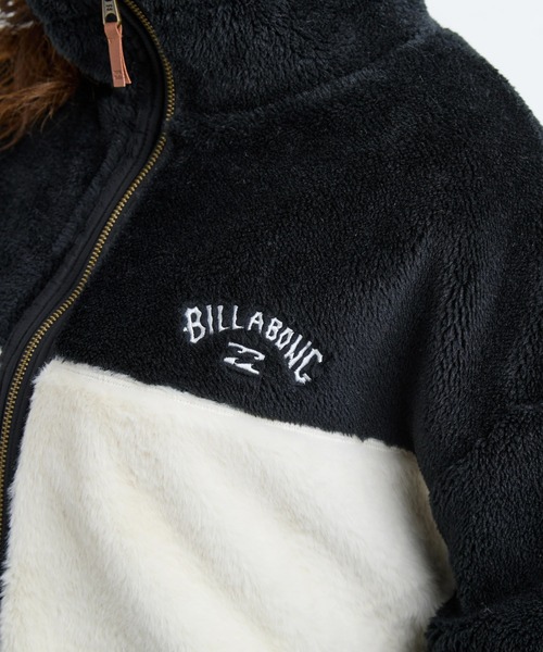 BILLABONG（ビラボン）の「BILLABONG レディース FUR STAND WAVE LIGHT ジャケット 【2025年秋冬モデル】 @autumn/ビラボンルーズシルエットバックウェーブアイコンファーボアジップアップジャケット（ブルゾン・レディース・アイボリー/ブラック/ブルー系その他・LARGE/MEDIUM）」の10枚目の写真