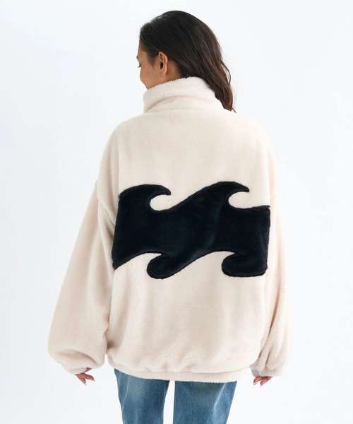 BILLABONG（ビラボン）の「BILLABONG レディース FUR STAND WAVE LIGHT ジャケット 【2025年秋冬モデル】 @autumn/ビラボンルーズシルエットバックウェーブアイコンファーボアジップアップジャケット（ブルゾン・レディース・アイボリー/ブラック/ブルー系その他・LARGE/MEDIUM）」の5枚目の写真