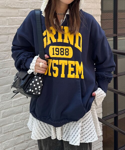 CIAOPANIC（チャオパニック）の「スキッパーカレッジBIGスウェット（スウェット・レディース・ネイビー/ライトグレー/グレー/ピンク・ONE SIZE）」の18枚目の写真