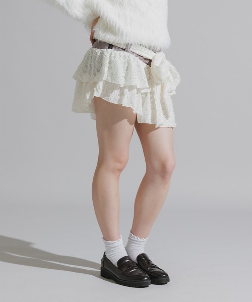 Chick（チック）の「Tiered Mini Skirt with Waist Tie Belt and Ruffled Lace / 腰巻きベルト付き フリルレース ティアードミニスカート（スカート・レディース・ホワイト・FREE）」の4枚目の写真
