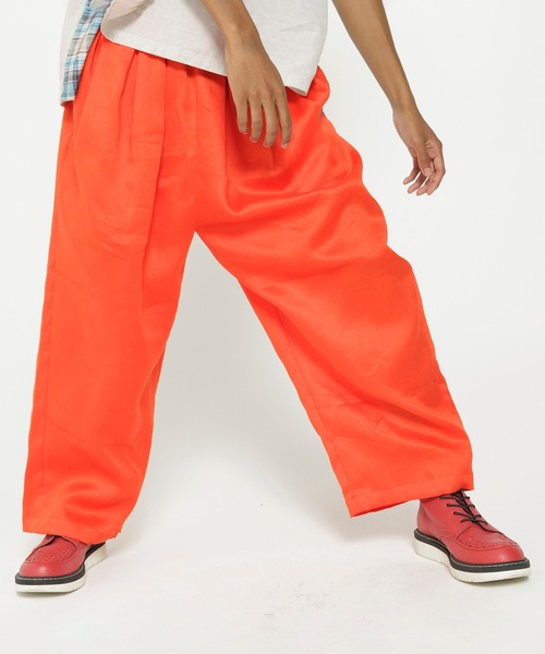 STOF（ストフ）の「TRIPLE TUCK LINEN PANTS（その他パンツ・メンズ・チャコール/レッド/ブルー・S/M）」の3枚目の写真