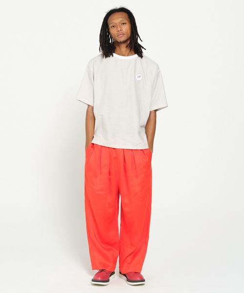 STOF（ストフ）の「TRIPLE TUCK LINEN PANTS（その他パンツ・メンズ・チャコール/レッド/ブルー・S/M）」の4枚目の写真
