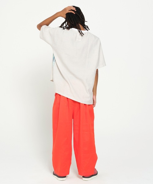 STOF（ストフ）の「TRIPLE TUCK LINEN PANTS（その他パンツ・メンズ・チャコール/レッド/ブルー・S/M）」の6枚目の写真