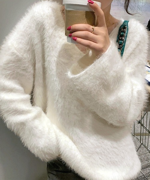 REMUR(レミュール)の「Vネックシャギーニット(ニット/セーター・レディース・ホワイト/ピンク/ブルー/ブラック/マスタード・FREE)」の10枚目の写真