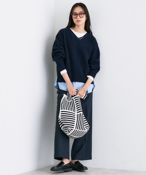 INDIVI（インディヴィ）の「【洗える／カシミヤ混】ミドルゲージVネックニット（ニット/セーター・レディース・ネイビー/オフホワイト/サックスブルー/レッド系1/グレー系4・19/15 /13/38/34/05）」の19枚目の写真