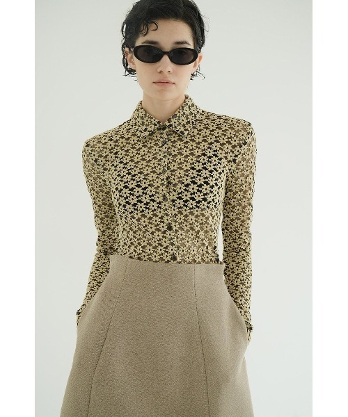 CLANE（クラネ）の「CLANE 3D FLOWER LACE SHIRT 19105-1232（シャツ/ブラウス・レディース・マルチ/ブラック・1/2）」の2枚目の写真