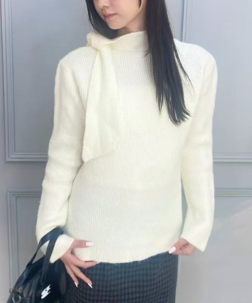 mebole(メボレ)の「タイ付き ハーフタートルネックニットセーター(ニット/セーター・レディース・ホワイト/グレー・FREE)」の1枚目の写真