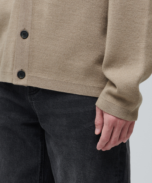 MUSINSA STANDARD（ムシンサスタンダード）の「ミニマルカーディガン【ベージュ（カーディガン/ボレロ・メンズ・その他・LARGE/X-LARGE/XX-LARGE/SMALL/MEDIUM）」の7枚目の写真