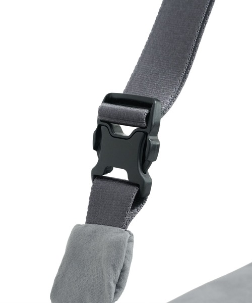 STANDARD SUPPLY（スタンダードサプライ）の「【ECモール限定】スタンダードサプライ / SHRINK NYLON シュリンクナイロン / TRIANGLE SHOULDER トライアングルショルダー（ショルダーバッグ・レディース・ブラック/グレー・FREE）」の18枚目の写真