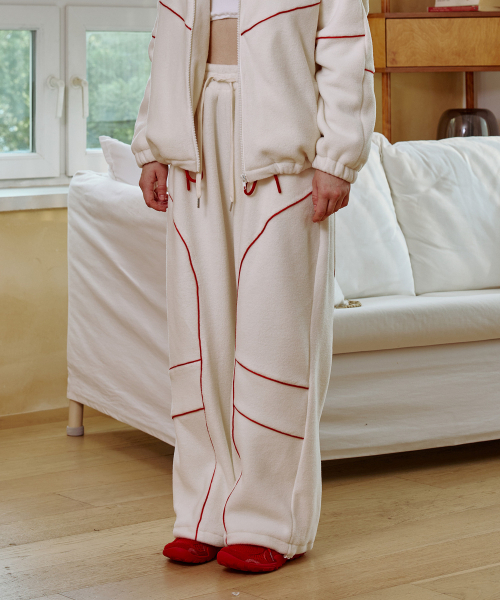 ARI(アリ)の「KIKI FLEECE WIDE SWEAT PANTS / WHITE(スウェットパンツ・レディース・ホワイト・FREE)」の2枚目の写真