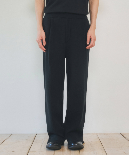 WEDNESDAY OASIS（ウェンズデーオアシス）の「オールウェイズサイドスリットボタンニットパンツBLACK（その他パンツ・メンズ・ブラック・MEDIUM/LARGE）」の2枚目の写真