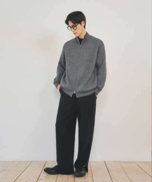 WEDNESDAY OASIS（ウェンズデーオアシス）の「オールウェイズサイドスリットボタンニットパンツBLACK（その他パンツ・メンズ・ブラック・MEDIUM/LARGE）」の6枚目の写真