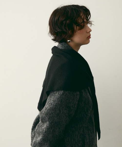 Trish（トリッシュ）の「【ウール混】アソート　トライアングルニットマフラー（ストール/ショール・レディース・ブラウン/ブラック/グレー/グレー系その他/ブラウン系その他/ブラック系その他・FREE）」の7枚目の写真