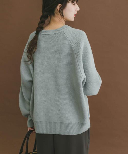 ITEMS URBANRESEARCH（アイテムズ アーバンリサーチ）の「スウェットライクロゴニット（ニット/セーター・レディース・オレンジ/ライトブルー/チャコールグレー/ベージュ・FREE）」の16枚目の写真