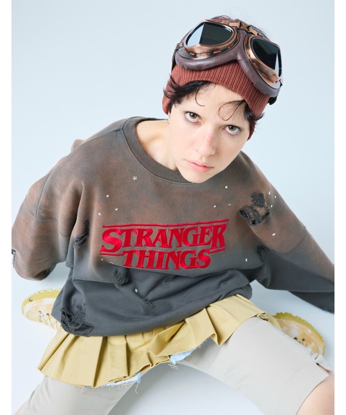Little sunny bite（リトルサニーバイト）の「《Little sunny bite》stranger things x little sunny bite logo sweat top（スウェット・レディース・ブラック/ホワイト/ピンク・SMALL/MEDIUM）」の2枚目の写真