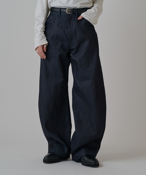 Lui's(ルイス)の「リジットカーブデニムパンツ(デニムパンツ・メンズ・インディゴブルー/ブラック・30/32/34)」の1枚目の写真