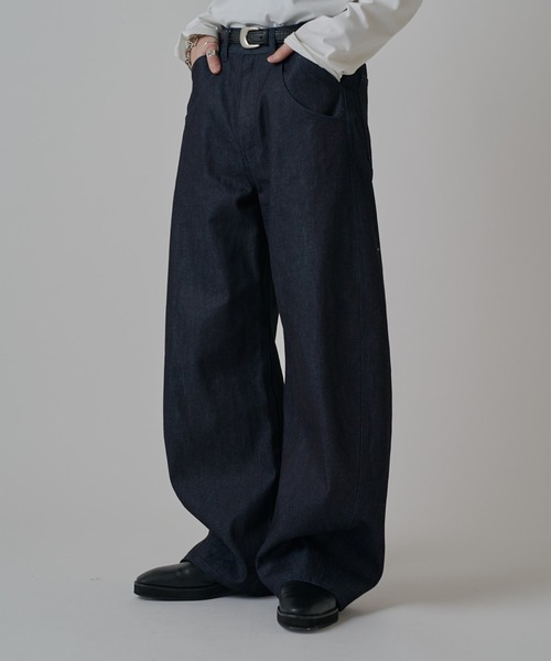 Lui's(ルイス)の「リジットカーブデニムパンツ(デニムパンツ・メンズ・インディゴブルー/ブラック・30/32/34)」の10枚目の写真