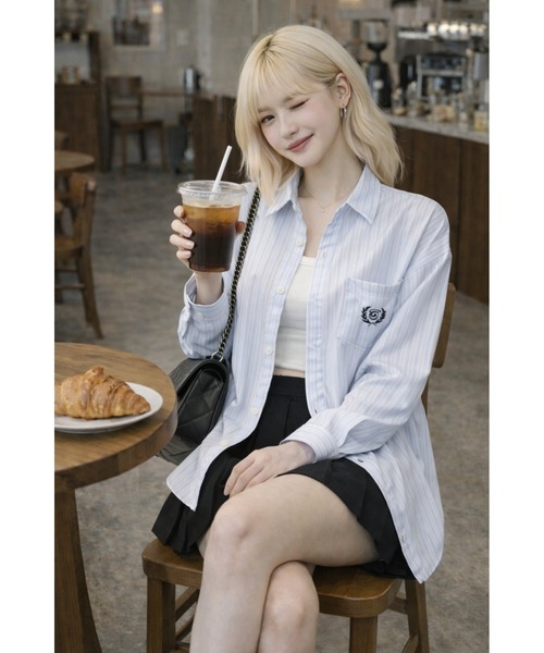 inst.ALL(インストール)の「ワンポイント刺しゅうオーバーサイズストライプシャツ(シャツ/ブラウス・レディース・サックスブルー/グレー・M)」の7枚目の写真
