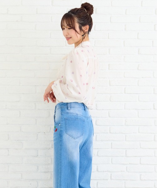 Rose Tiara(ローズティアラ)の「ハートプリントリボンタイブラウス(シャツ/ブラウス・レディース・ブラック/ベージュ・42/40/38/46)」の7枚目の写真