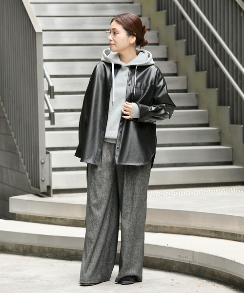 JOURNAL STANDARD（ジャーナルスタンダード）の「ウォッシャブルフェイクレザーシャツ（シャツ/ブラウス・レディース・ブラック/ブラウン系その他・FREE）」の5枚目の写真