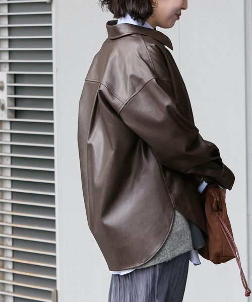 JOURNAL STANDARD（ジャーナルスタンダード）の「ウォッシャブルフェイクレザーシャツ（シャツ/ブラウス・レディース・ブラック/ブラウン系その他・FREE）」の11枚目の写真