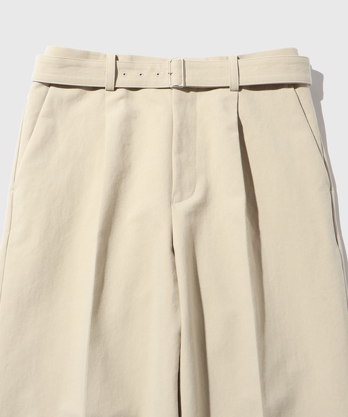 ADAM ET ROPE'（アダムエロペ）の「コットンダブルクロス ベルテッド ワイドスラックス（スラックス・メンズ・ブラック/ベージュ・M/L）」の3枚目の写真