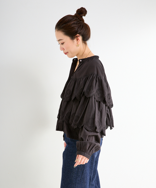 B.C STOCK(ベーセーストック)の「手洗い可 / ティアードレースフリルブラウス(シャツ/ブラウス・レディース・ブラック/ホワイト/レッド・FREE)」の8枚目の写真