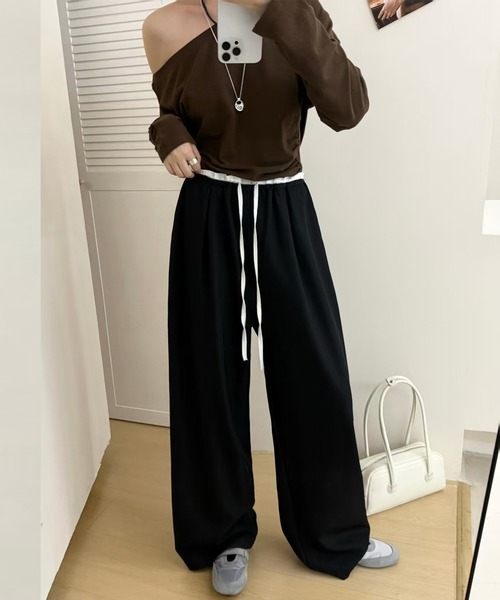 DAY CLOSET(デイ クローゼット)の「【ウエストゴム/調節紐付き】旬のウエストフリルがアクセント。ワンタック ギャザー リボンツイル ワイド イージーパンツ レディース(スウェットパンツ・レディース・ライトベージュ/グレー系その他/ブラック/ダークカーキ/ダークグレー・FREE)」の10枚目の写真