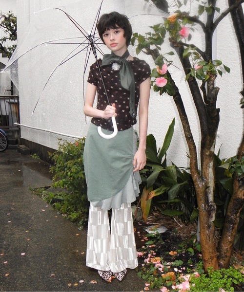 musubore(ムスボレ)の「popcorn shirring gradation print tops / シャーリングプリントトップス(シャツ/ブラウス・レディース・パープル/ブラウン・FREE)」の6枚目の写真