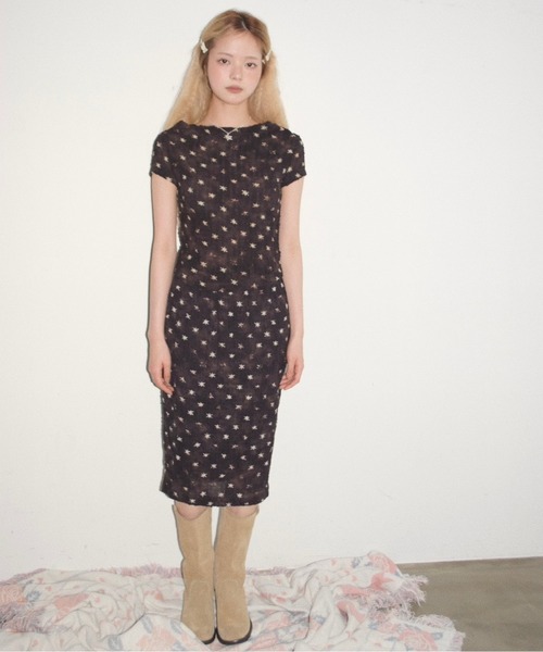 musubore(ムスボレ)の「popcorn shirring gradation print tops / シャーリングプリントトップス(シャツ/ブラウス・レディース・パープル/ブラウン・FREE)」の4枚目の写真