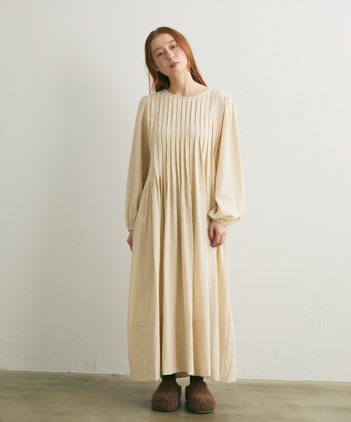 Crisp（クリスプ）の「タックデザインフレアワンピース（ワンピース・レディース・ブラック/アイボリー・FREE）」の3枚目の写真