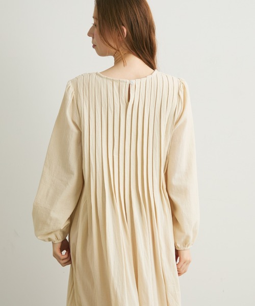 Crisp（クリスプ）の「タックデザインフレアワンピース（ワンピース・レディース・ブラック/アイボリー・FREE）」の10枚目の写真