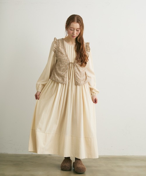 Crisp（クリスプ）の「タックデザインフレアワンピース（ワンピース・レディース・ブラック/アイボリー・FREE）」の12枚目の写真