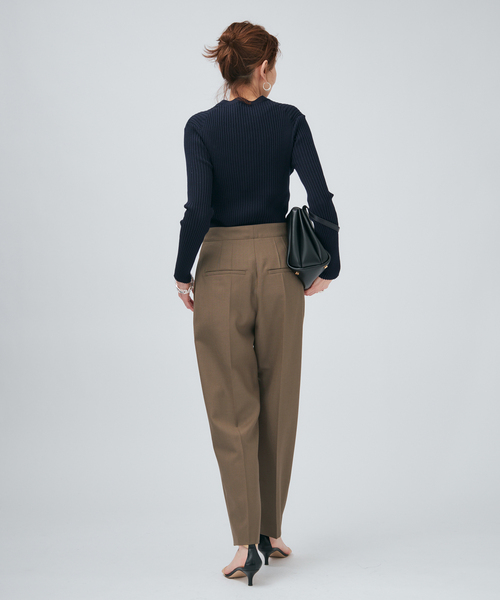 VERMEIL par iena(ヴェルメイユパーイエナ)の「1タックテーパードパンツ(スラックス・レディース・ブラック/カーキ・40/38/36)」の12枚目の写真