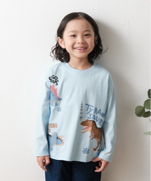 Crescent(クレッセント)の「恐竜プリント長袖Tシャツ(Tシャツ/カットソー・キッズ・ベージュ/ブルー・80/90/100/110/120/130)」の1枚目の写真