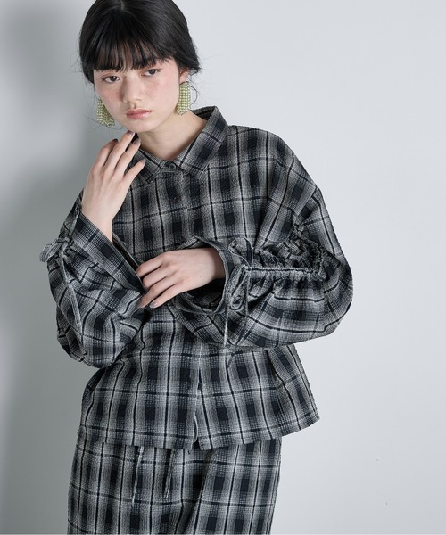 THE YOn(ザヨン)の「ドロストスリーブクロップドチェックシャツ(シャツ/ブラウス・レディース・ブラック/サックスブルー/アイボリー・FREE)」の19枚目の写真