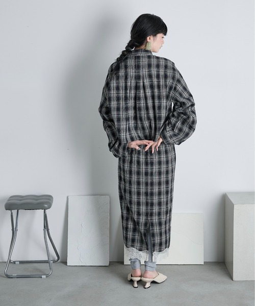THE YOn(ザヨン)の「ドロストスリーブクロップドチェックシャツ(シャツ/ブラウス・レディース・ブラック/サックスブルー/アイボリー・FREE)」の8枚目の写真