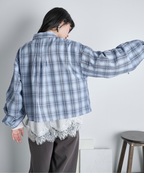 THE YOn(ザヨン)の「ドロストスリーブクロップドチェックシャツ(シャツ/ブラウス・レディース・ブラック/サックスブルー/アイボリー・FREE)」の13枚目の写真